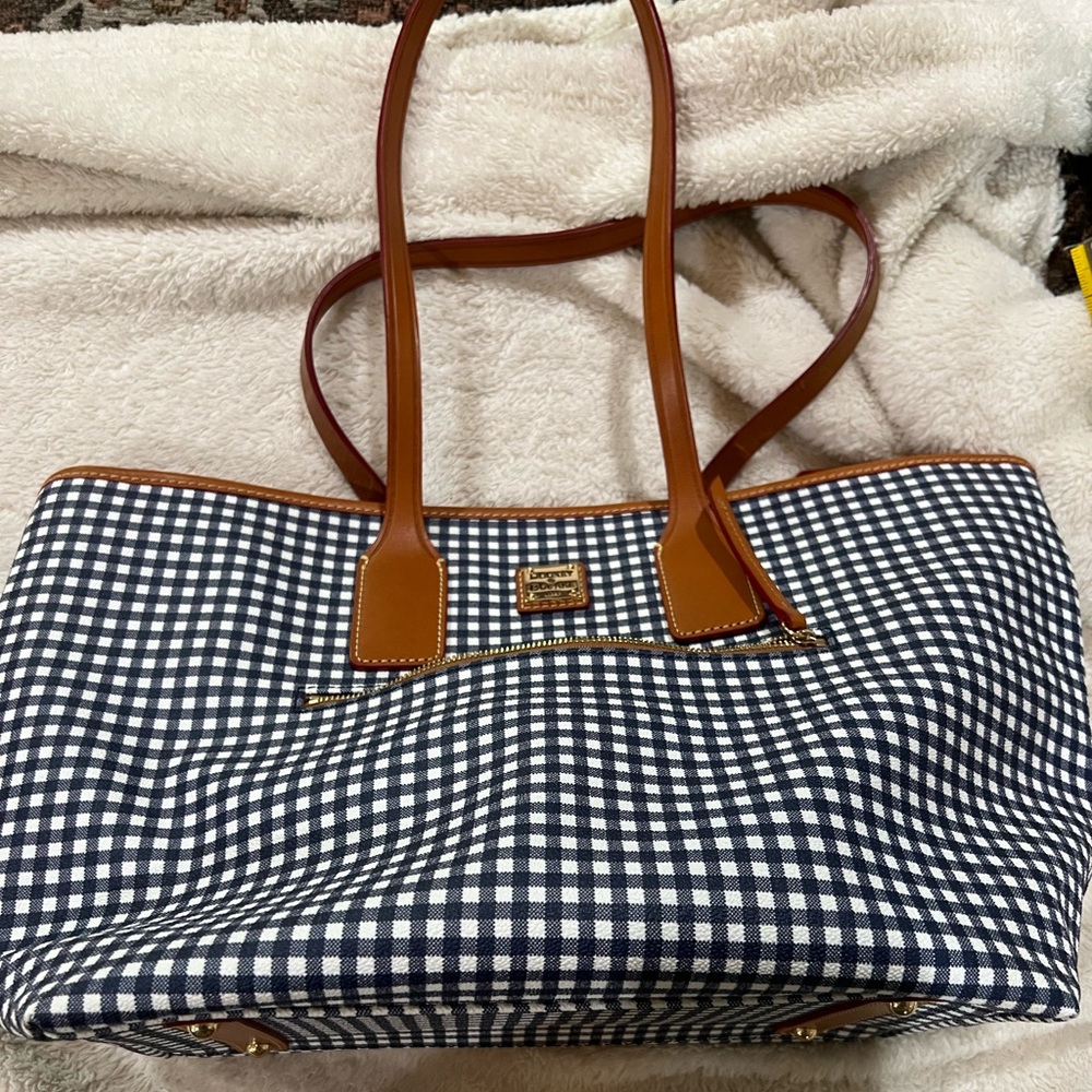 Dooney and Bourke tote bag. EUC